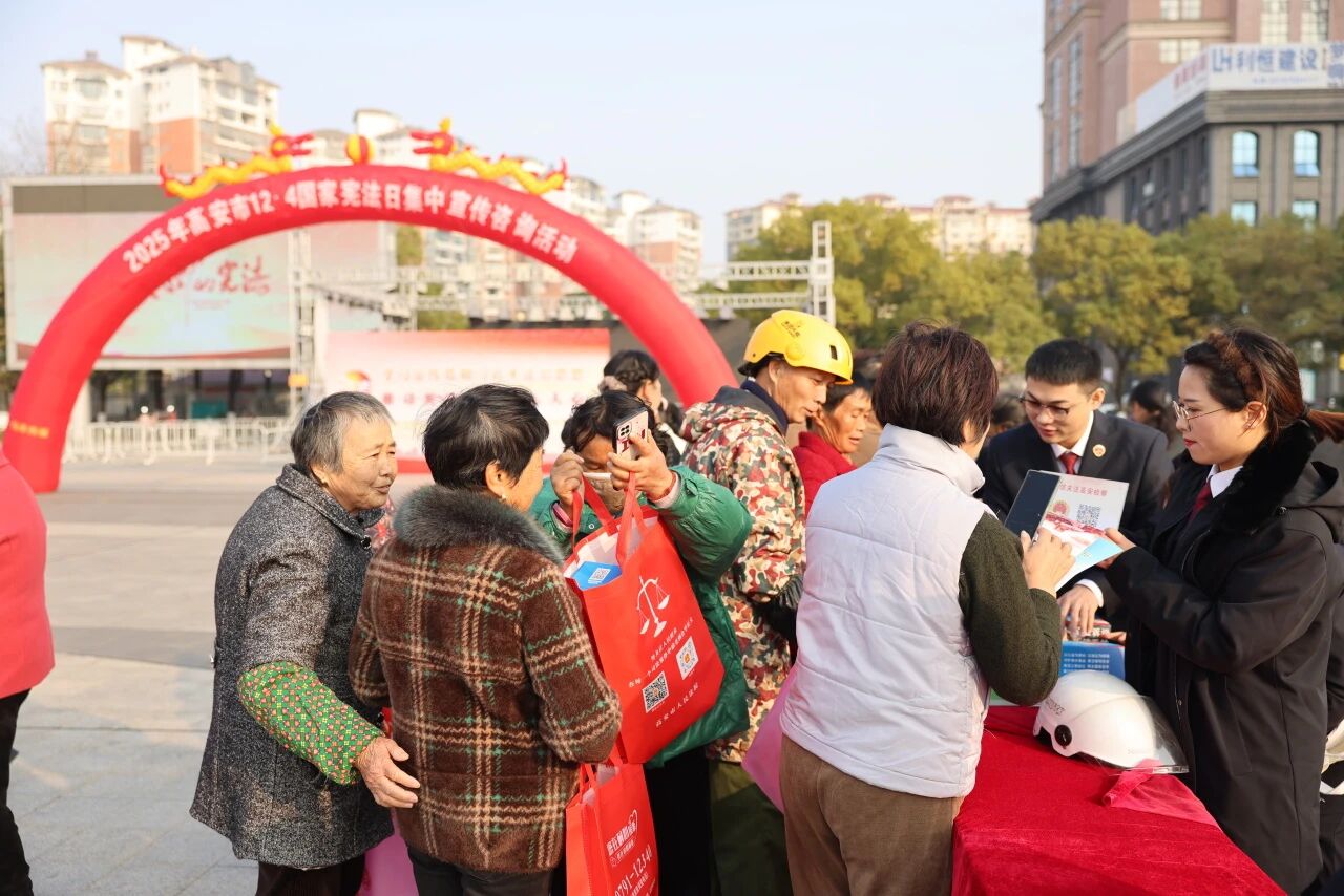 ѧ�����ģ�ά�����У��߰��м��Ժ��չ�����ܷ��������